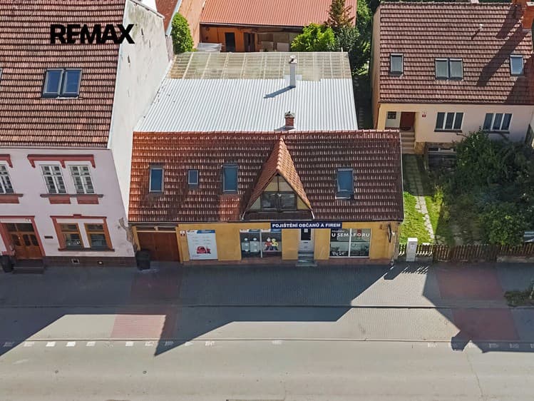 Prodej rodinného domu 350 m², pozemek 1 401 m²