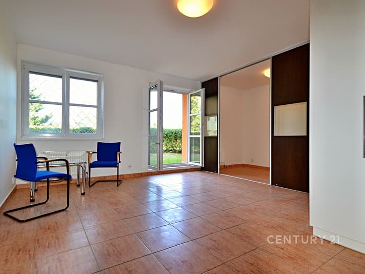 Pronájem bytu 1+kk 35 m²
