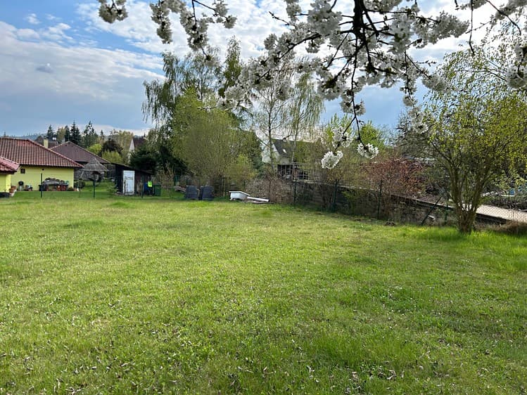 Prodej stavebního pozemku 996 m²