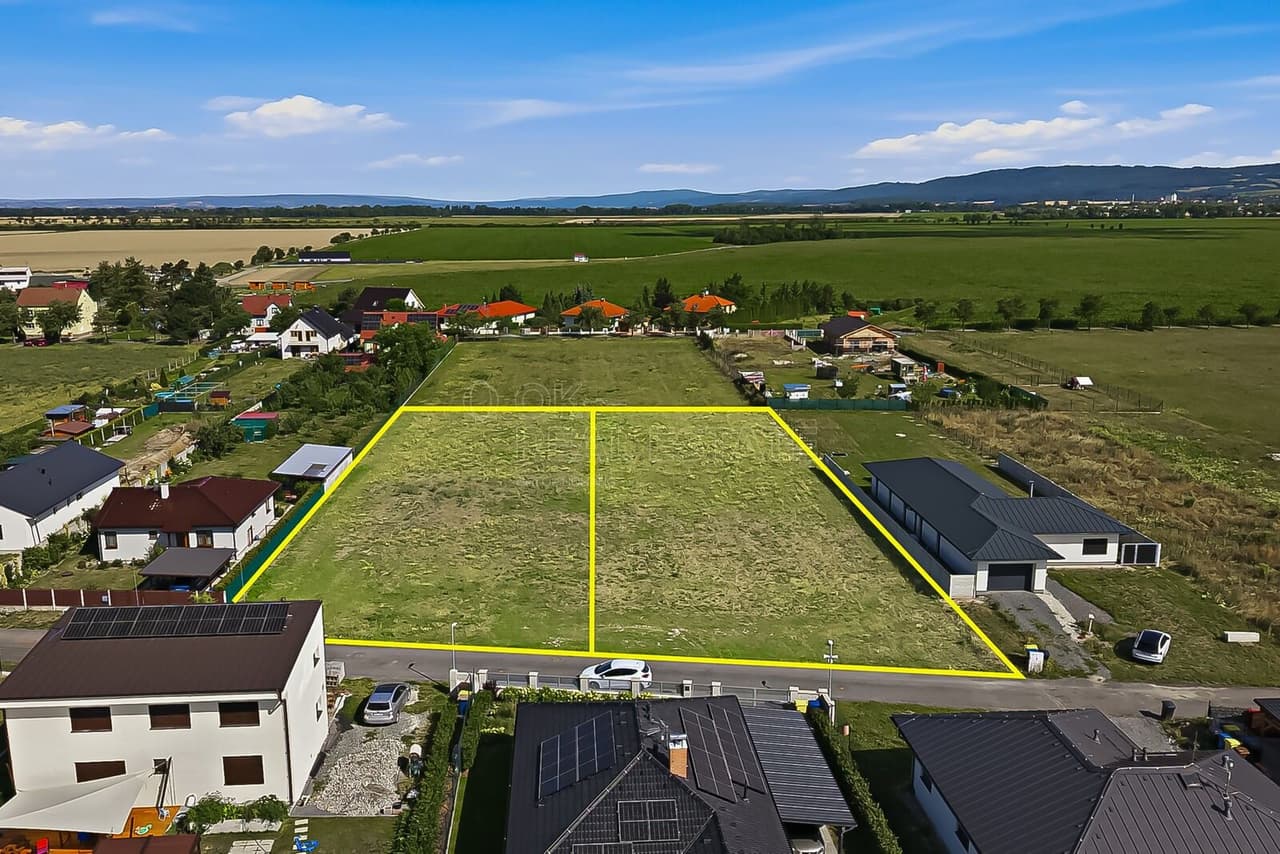 Prodej pozemku 4033 m²