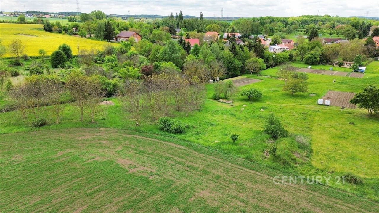 Prodej pozemku 1463 m²