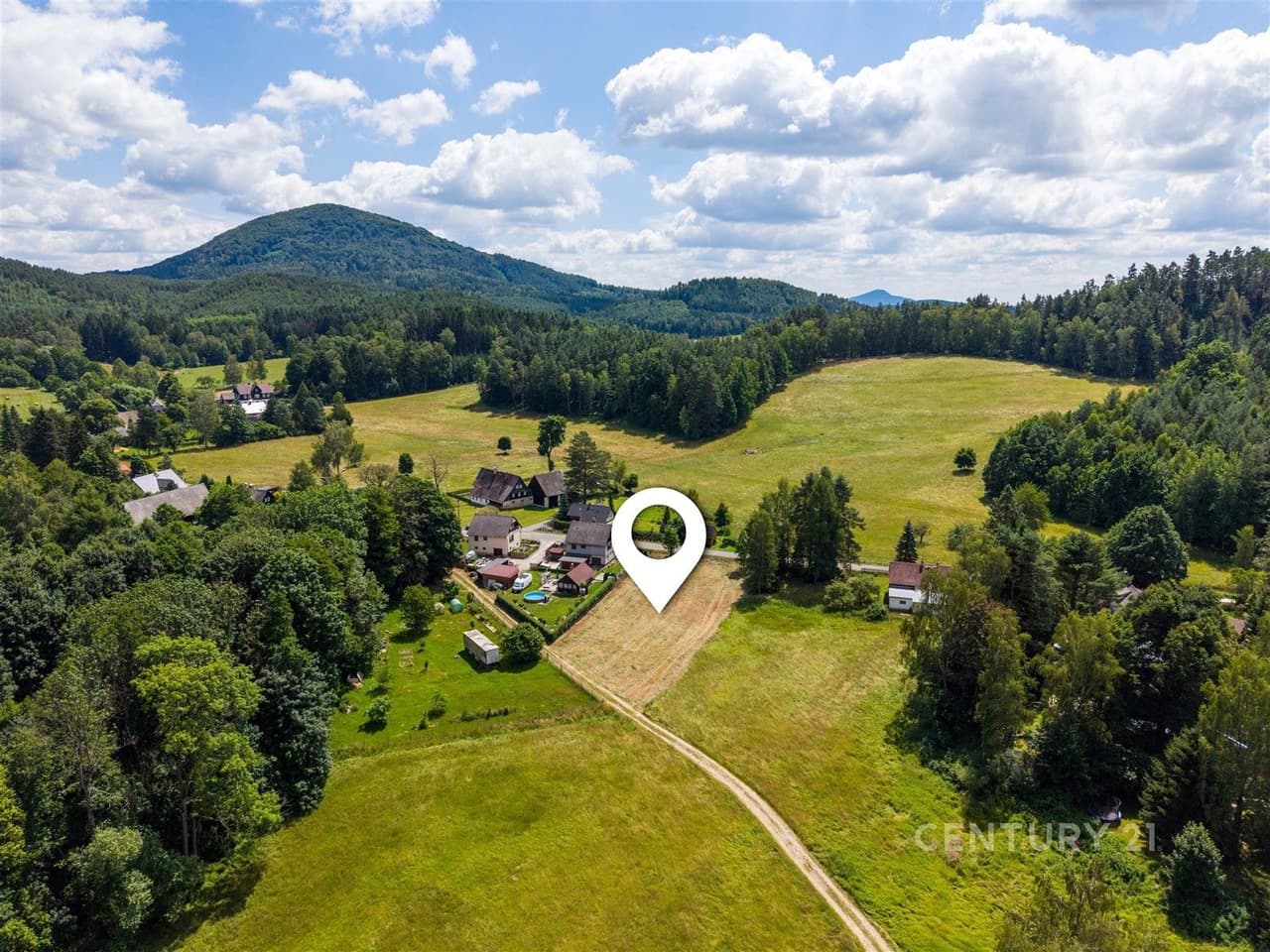 Prodej pozemku 1943 m²