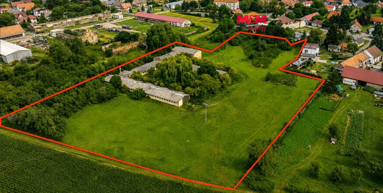 Prodej pozemku 14865 m²
