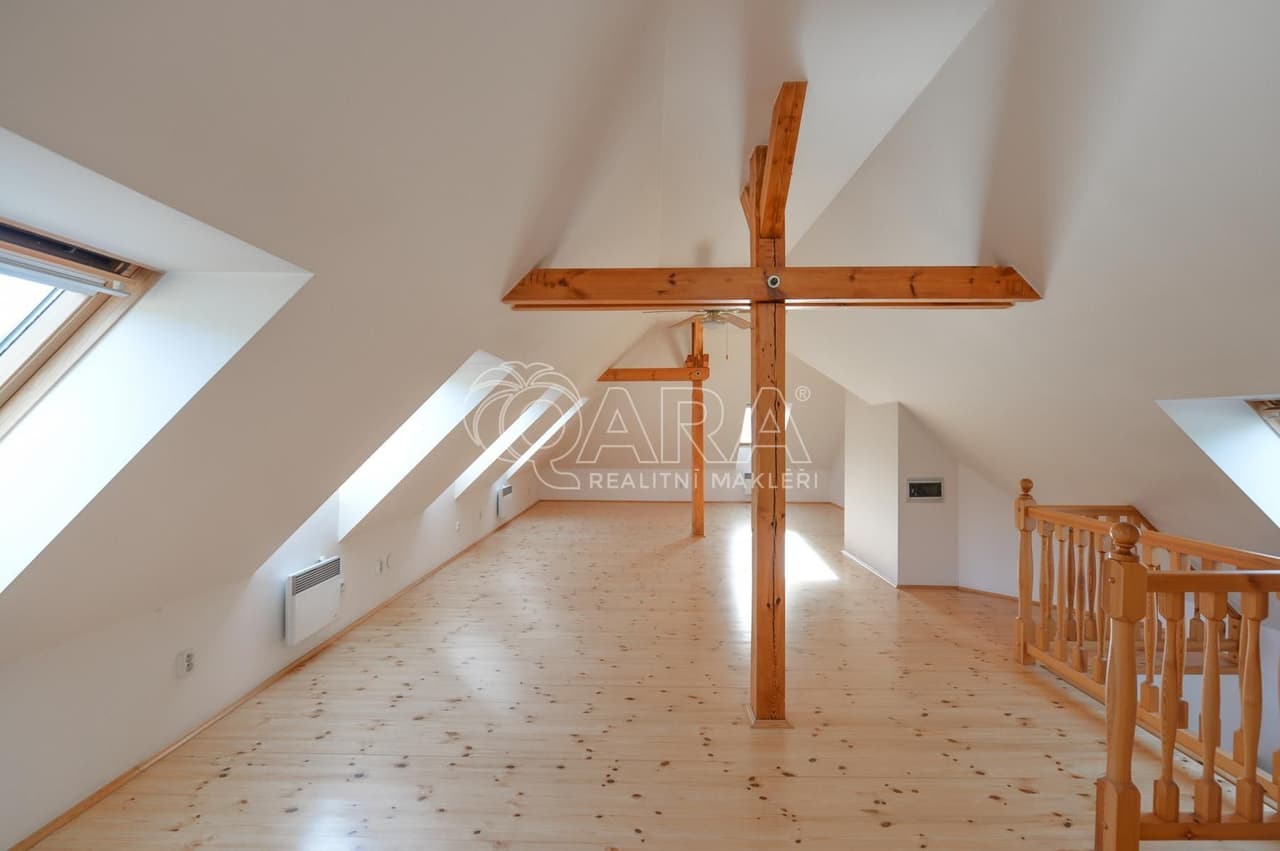 Pronájem bytu 4+1 136 m²