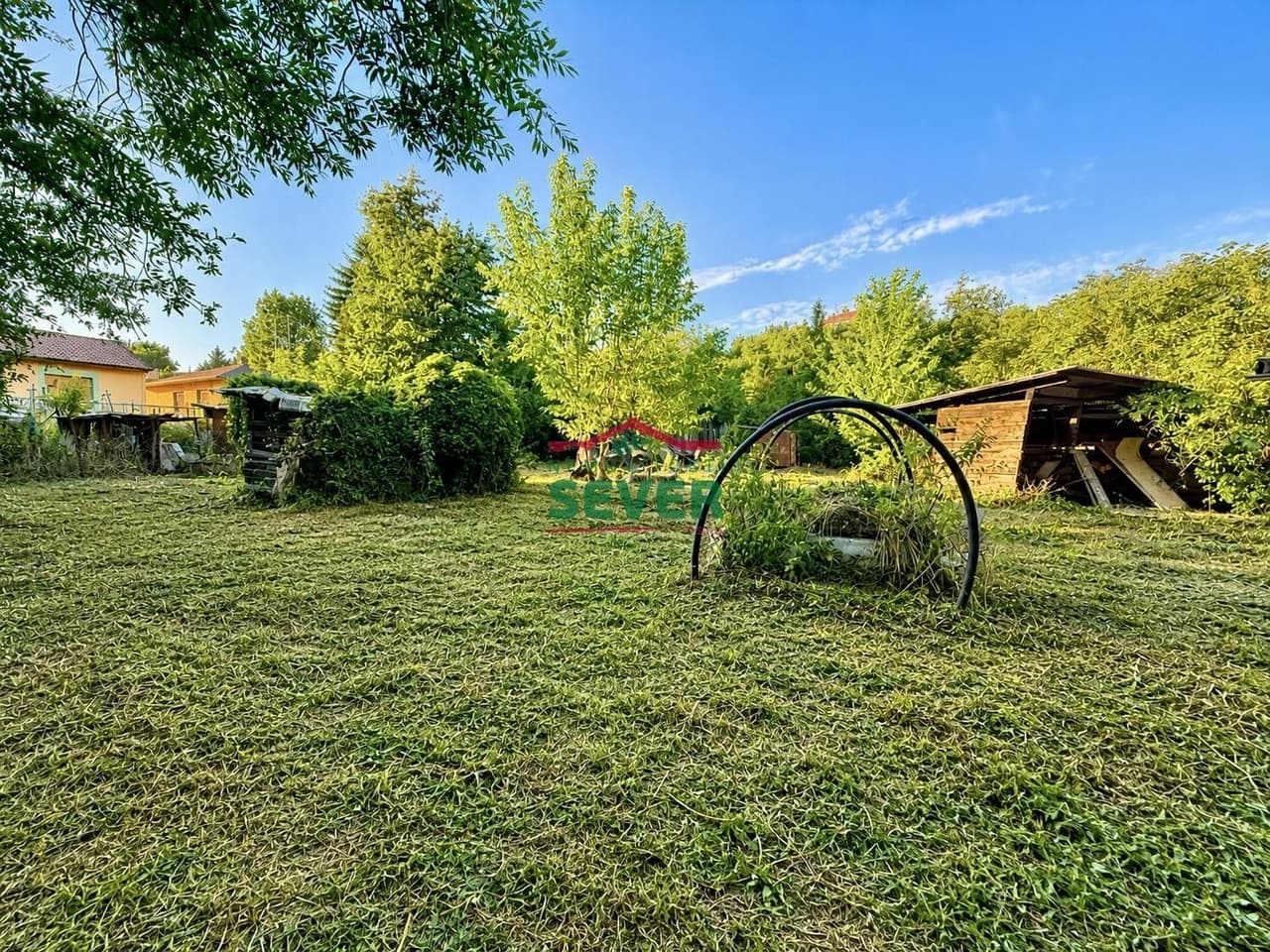 Prodej pozemku 1186 m²