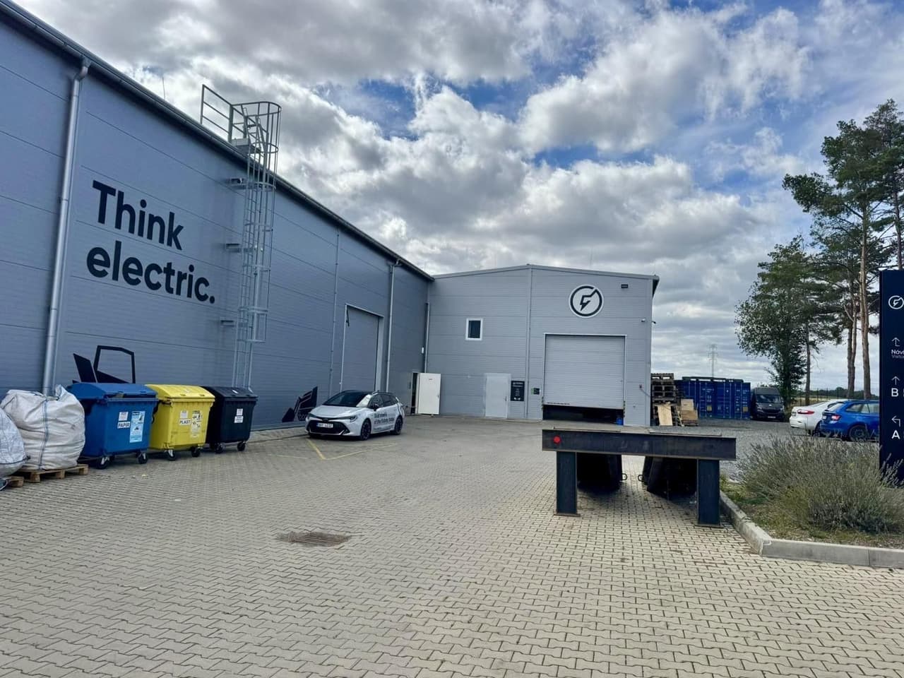 Pronájem komerčního prostoru 468 m²