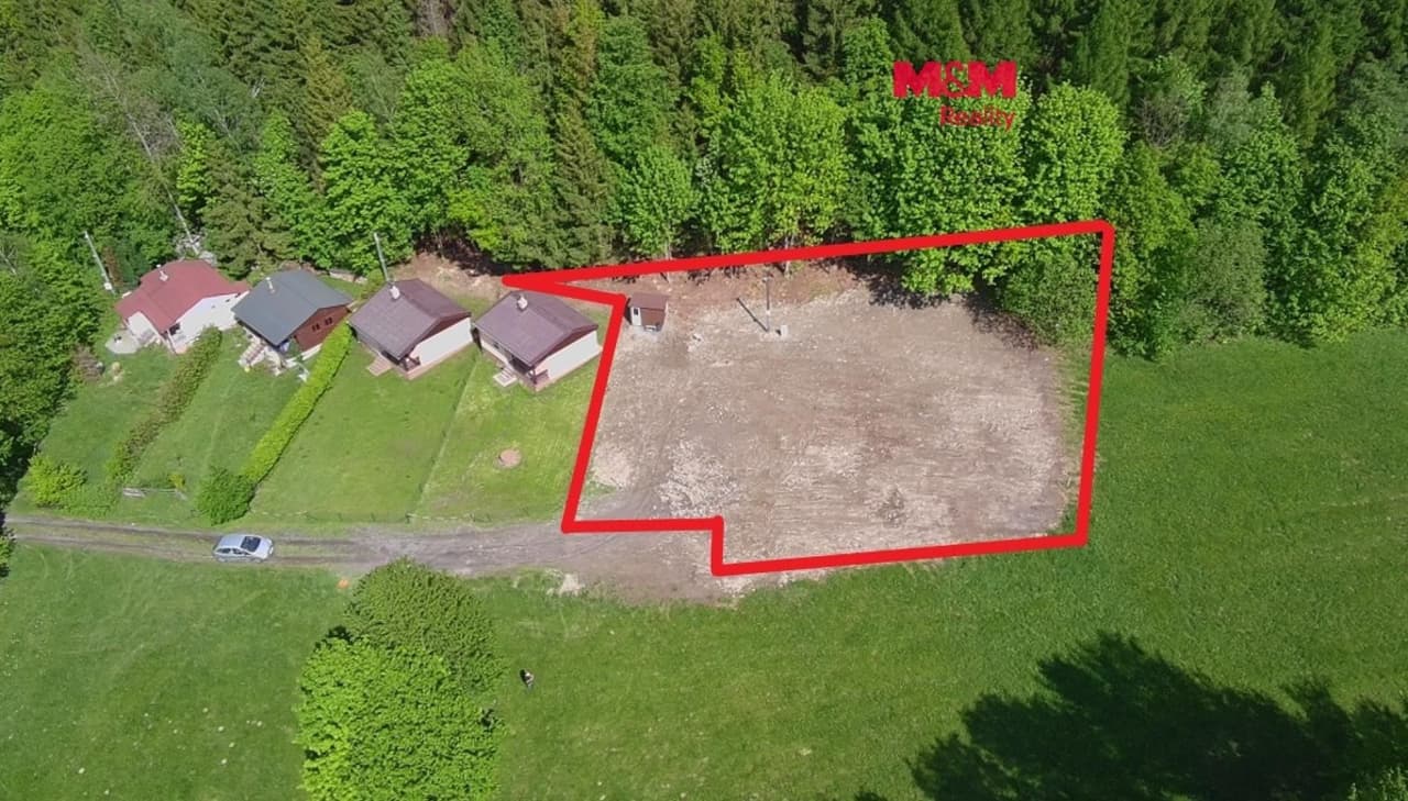 Prodej pozemku 977 m²