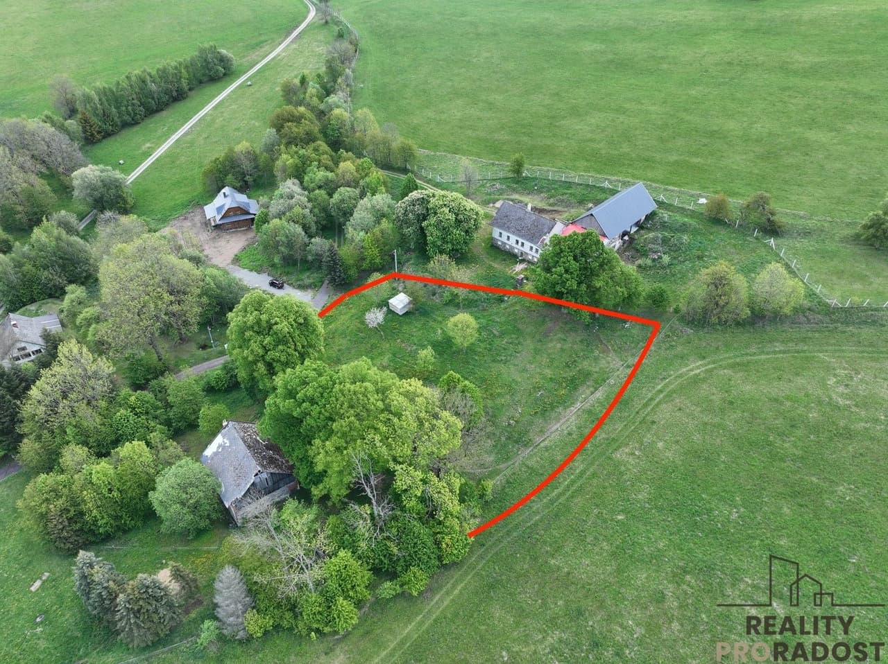 Prodej pozemku 1669 m²