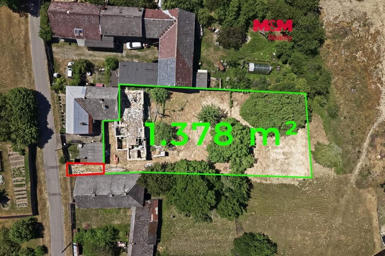 Prodej pozemku 1378 m²