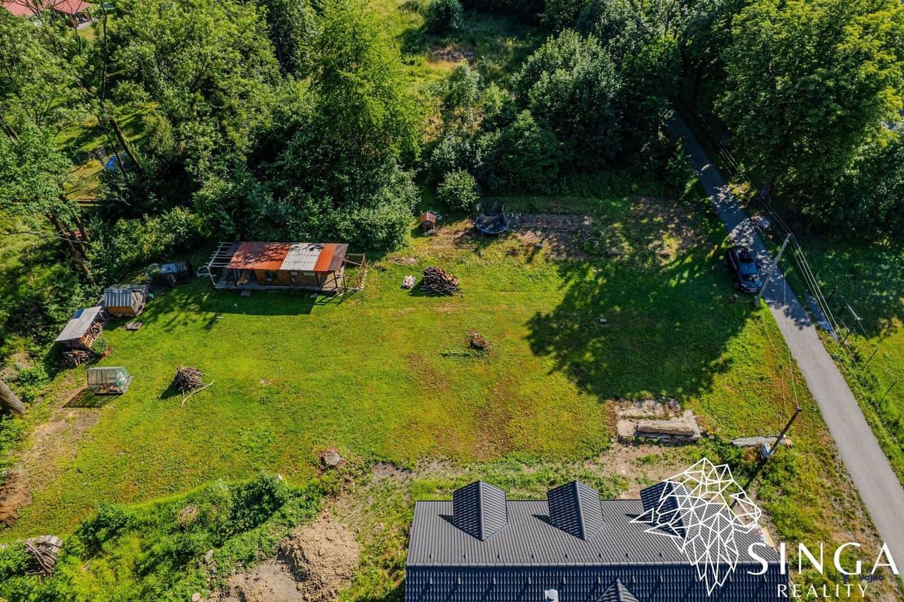 Prodej pozemku 1317 m²