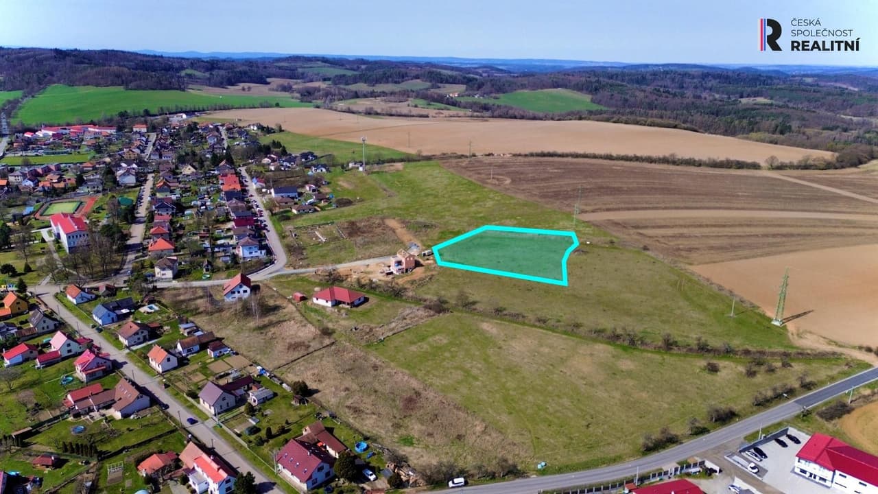 Prodej pozemku 3776 m²
