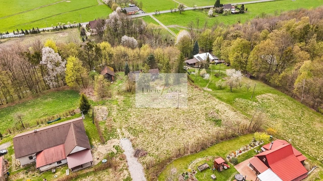 Prodej pozemku 1878 m²