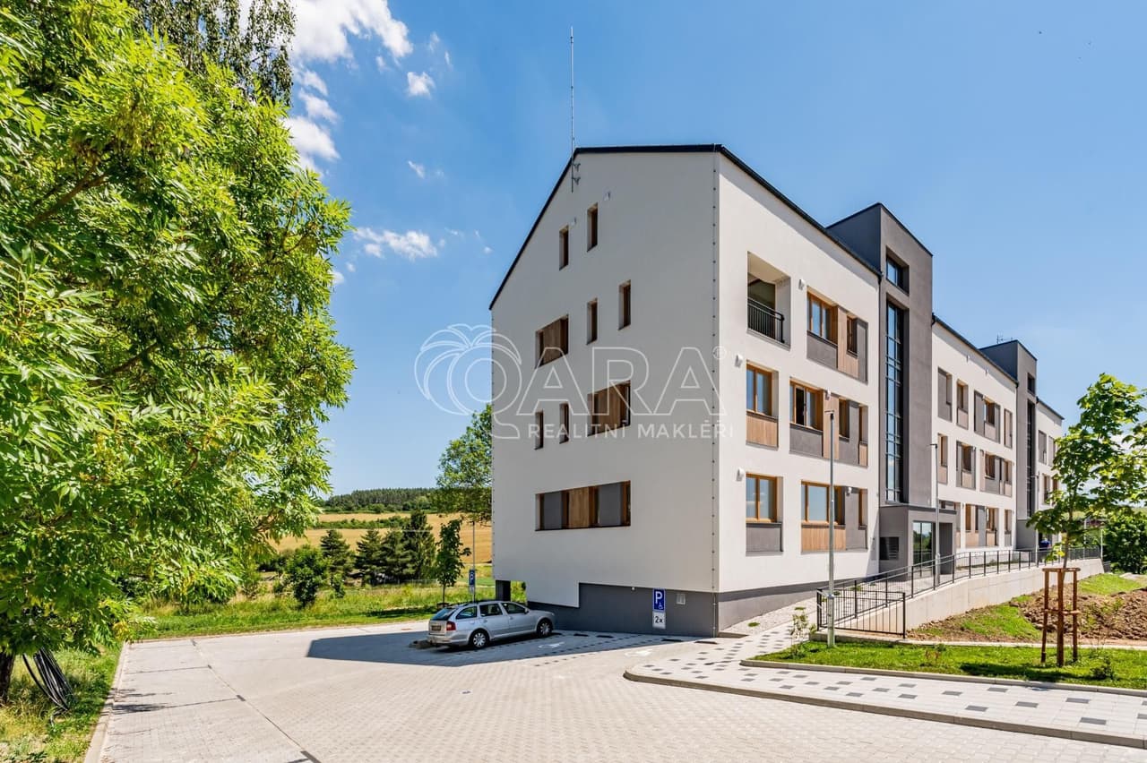 Pronájem bytu 2+kk 463 m²
