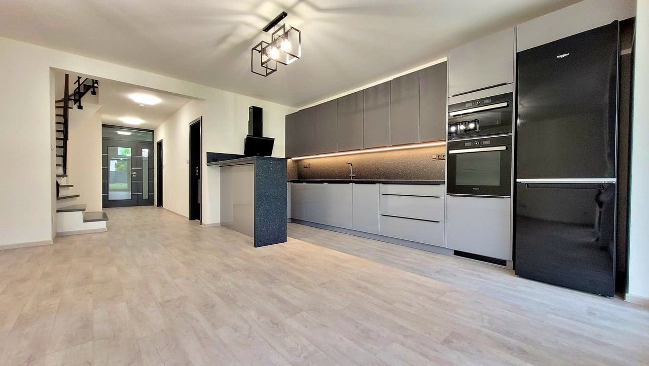 Pronájem domu 172 m²