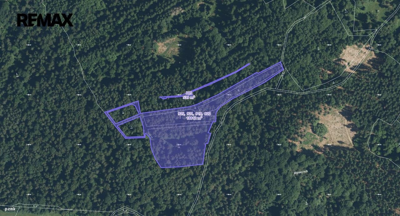 Prodej pozemku 8533 m²