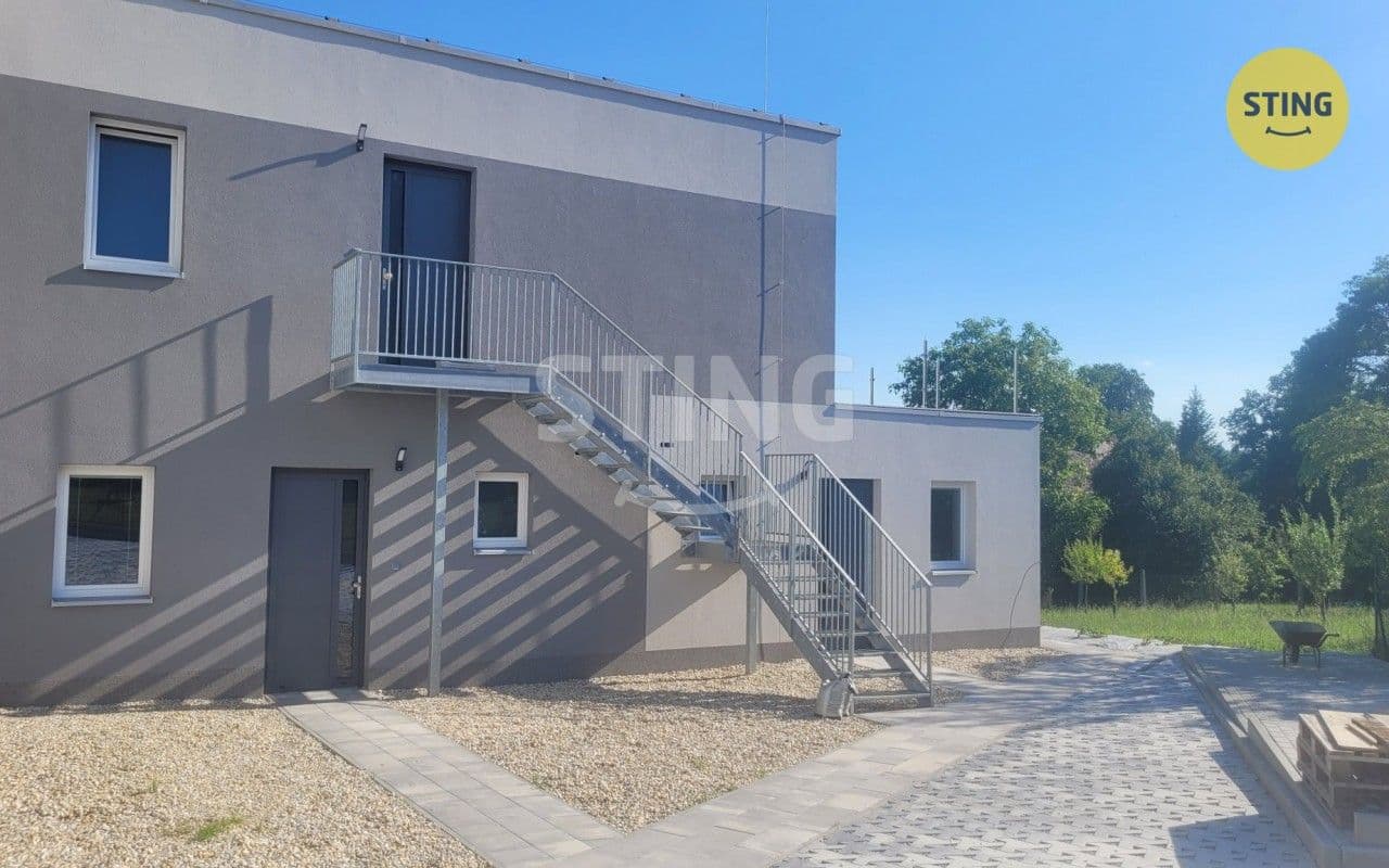 Pronájem bytu 3+kk 80 m²