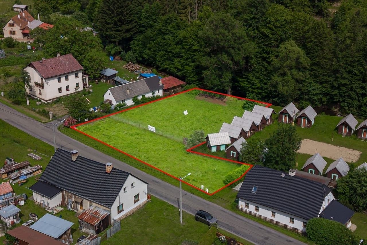 Prodej pozemku 1399 m²