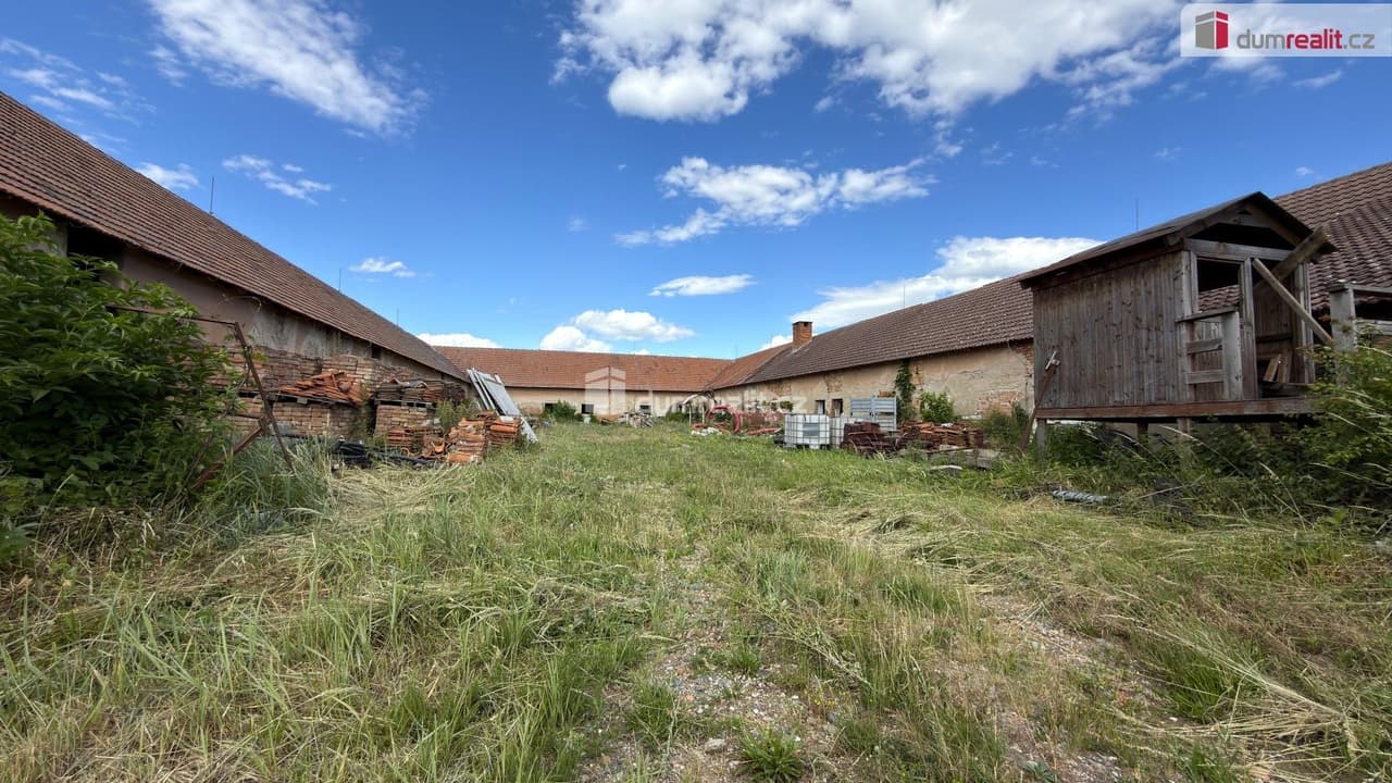 Prodej komerčního prostoru 2636 m²