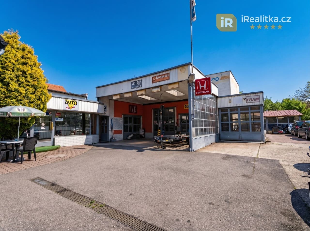 Prodej komerčního prostoru 917 m²