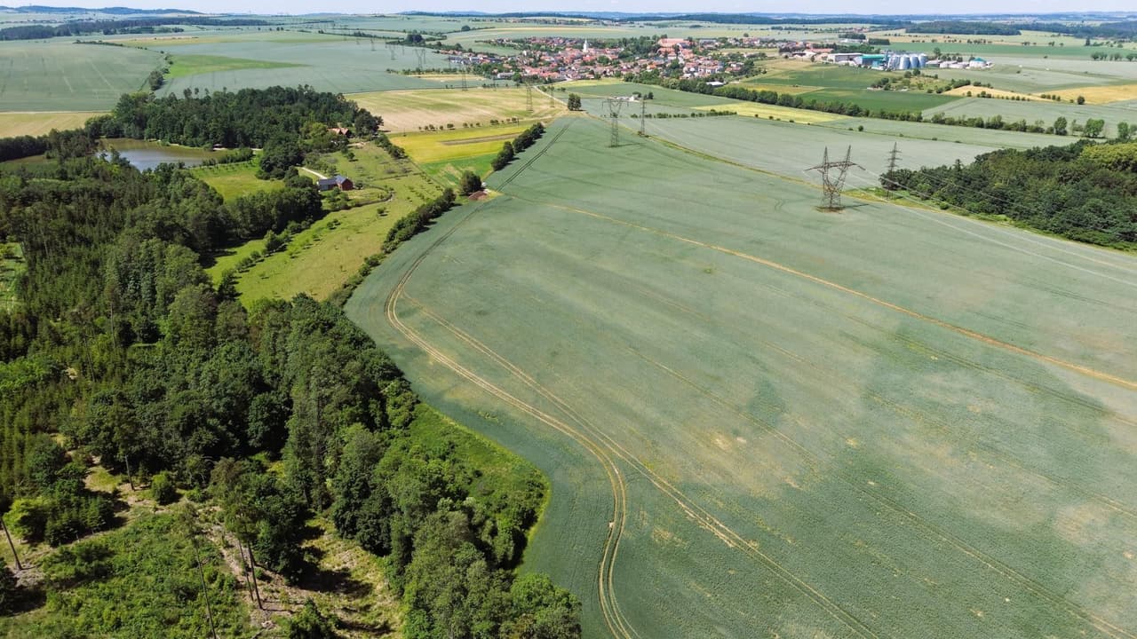 Prodej pozemku 18109 m²