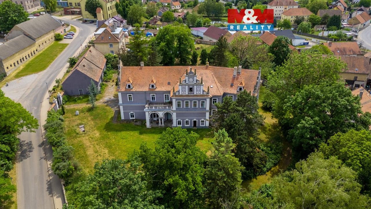 Prodej nemovitosti 1075 m²