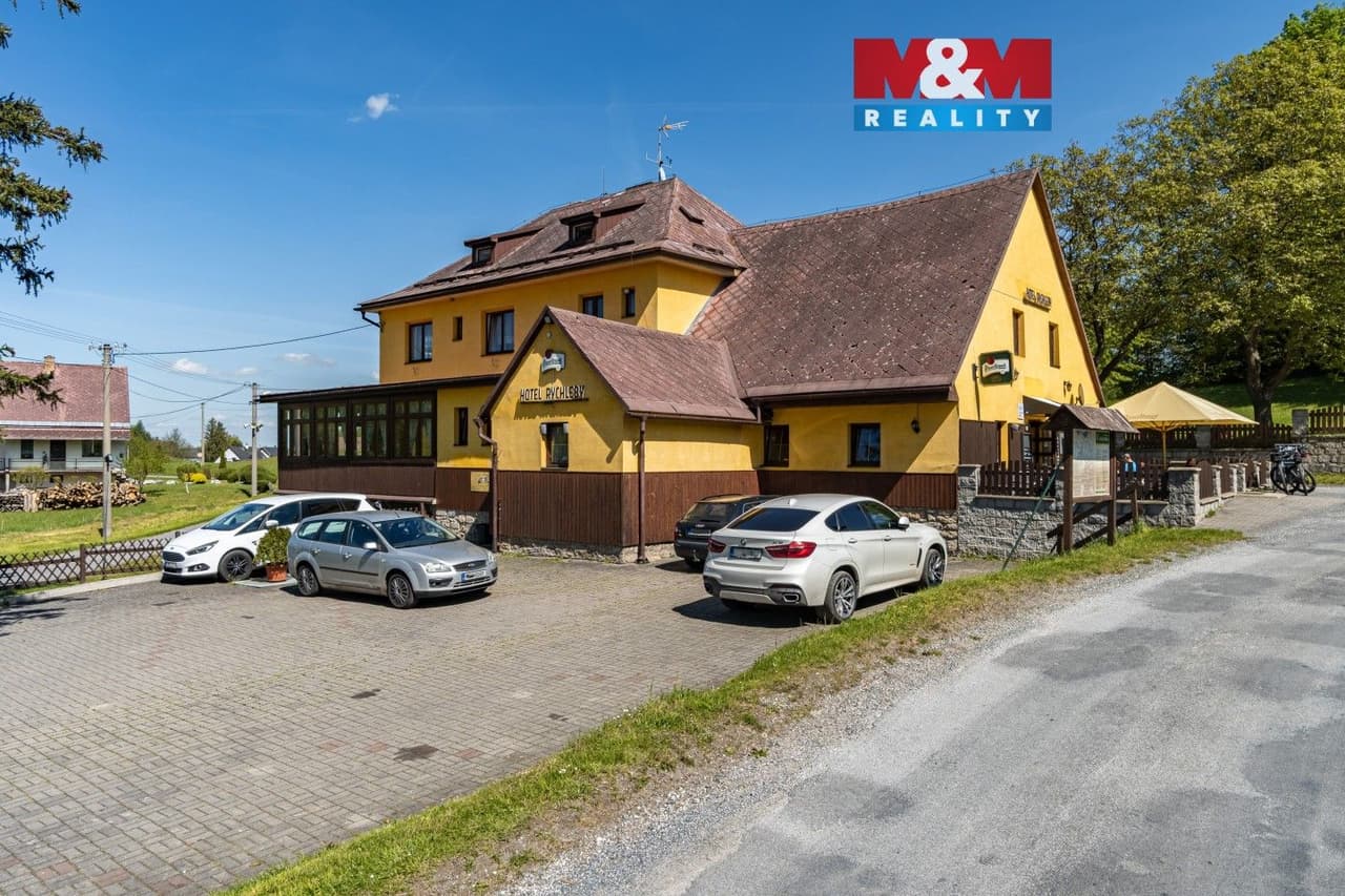 Prodej komerčního prostoru 661 m²