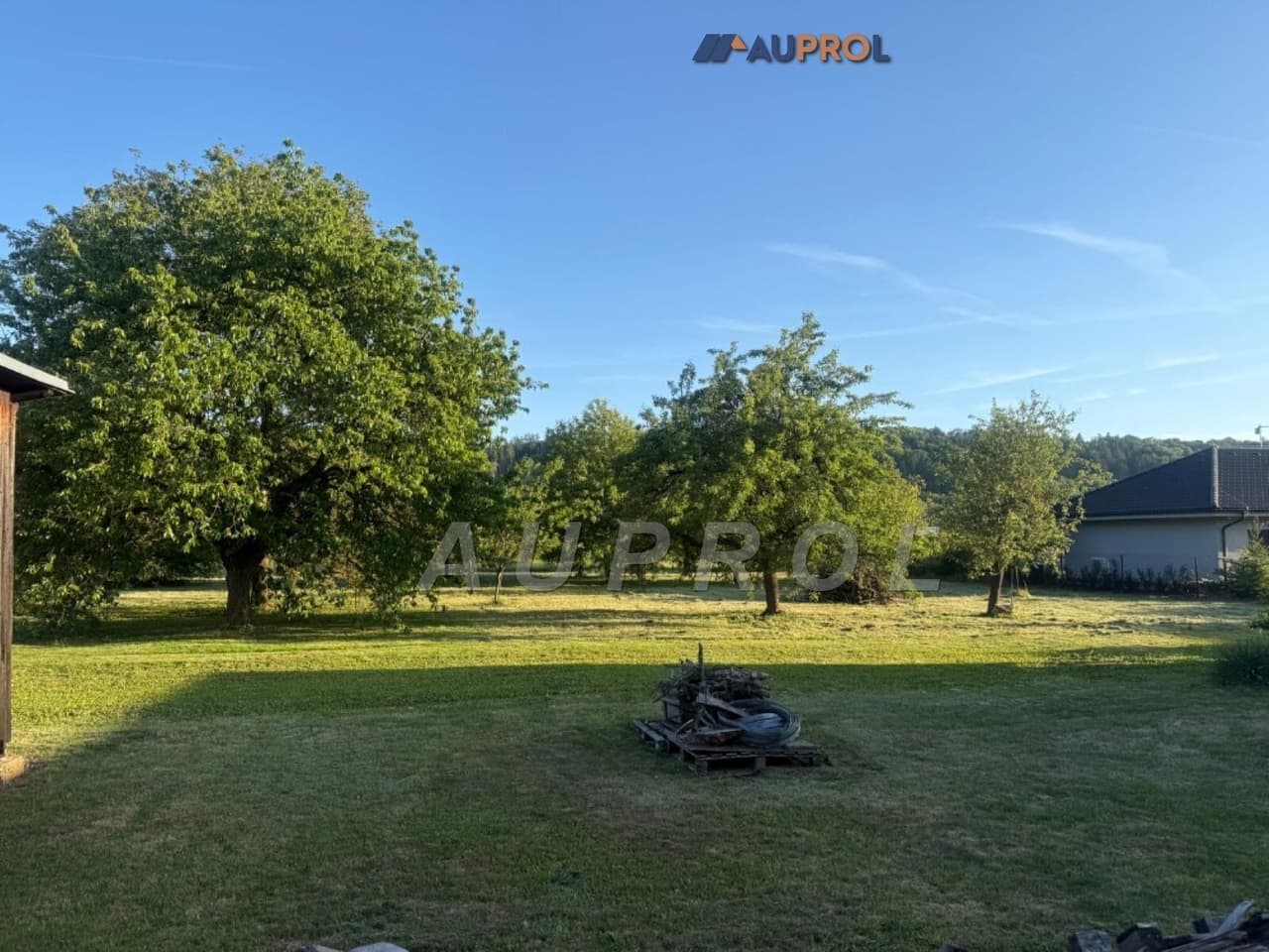 Prodej pozemku 1901 m²