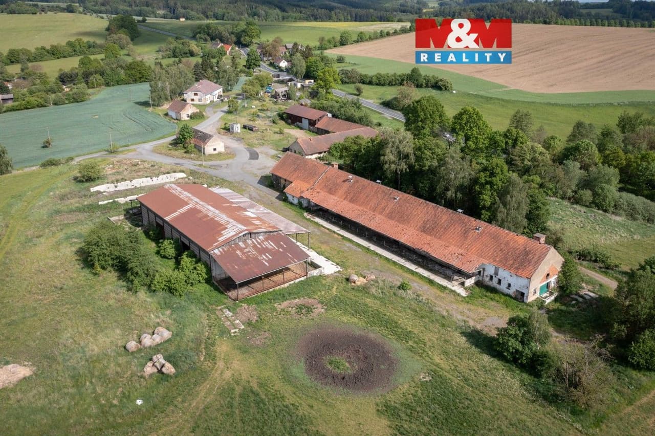 Prodej komerčního prostoru 2087 m²