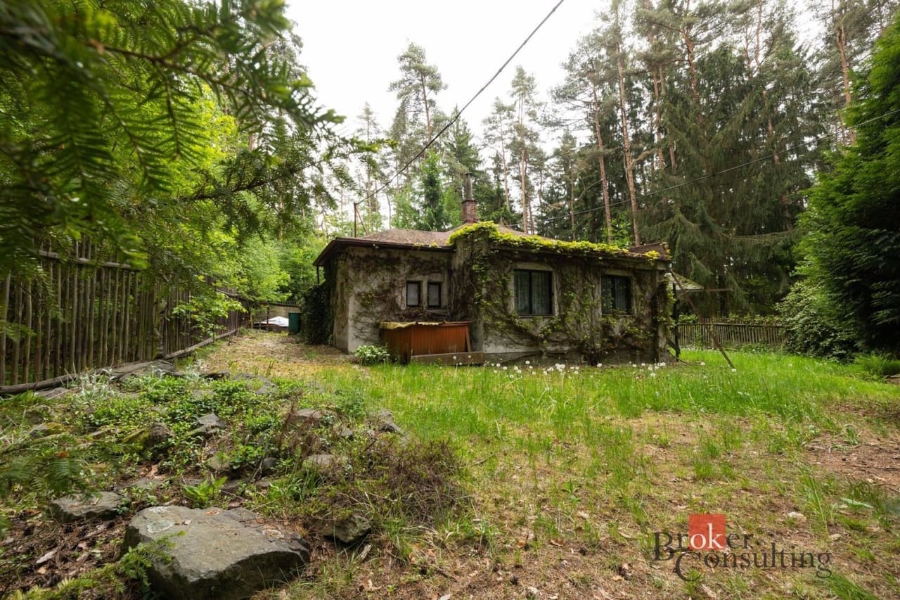 Prodej pozemku 1366 m²