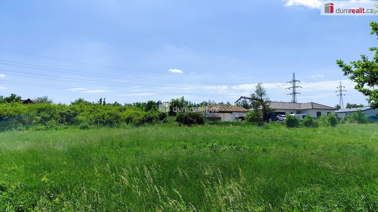 Prodej pozemku 1085 m²