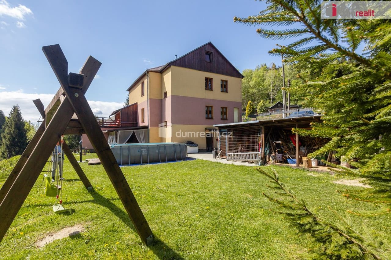 Prodej komerčního prostoru 300 m²
