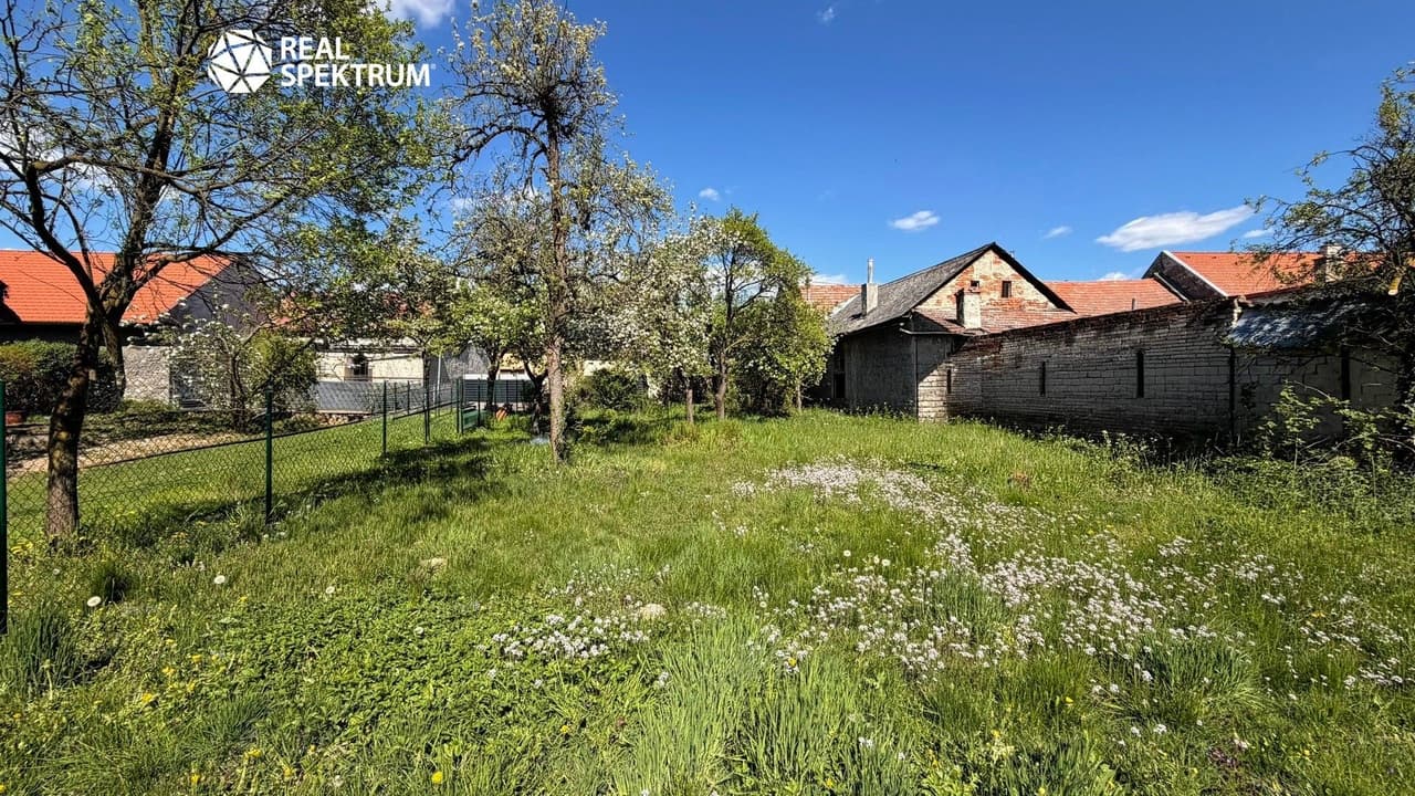 Prodej pozemku 980 m²