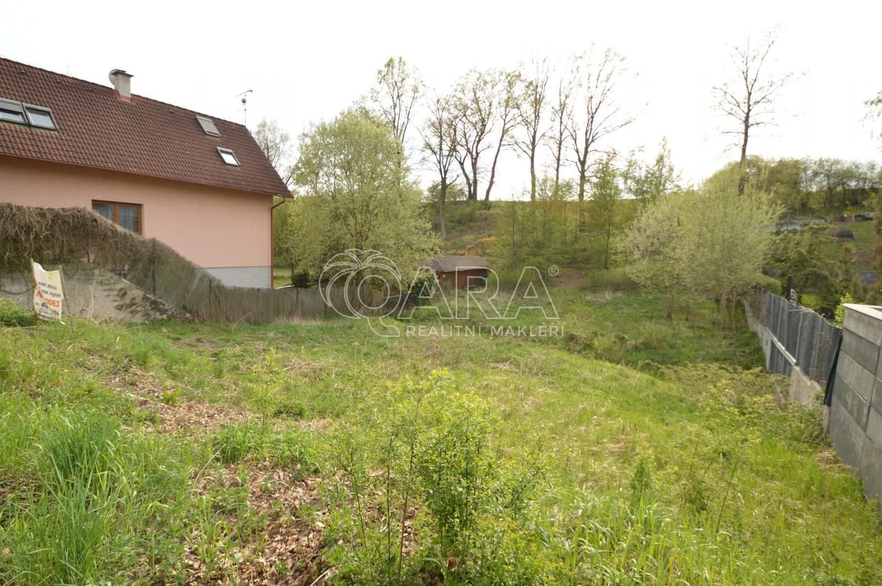 Prodej pozemku 1348 m²
