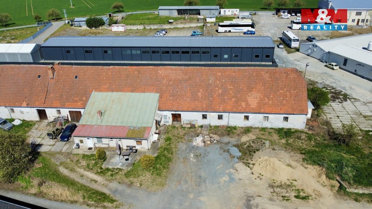 Prodej komerčního prostoru 900 m²