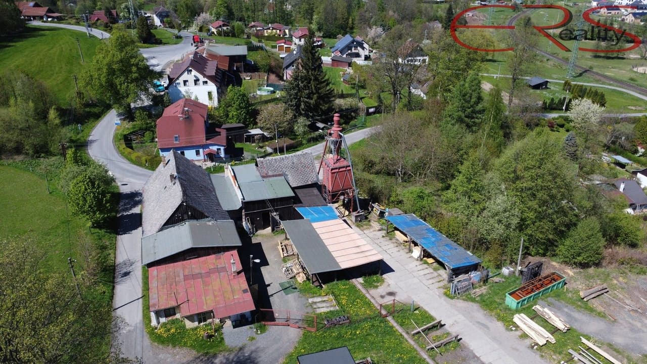 Pronájem komerčního prostoru 980 m²
