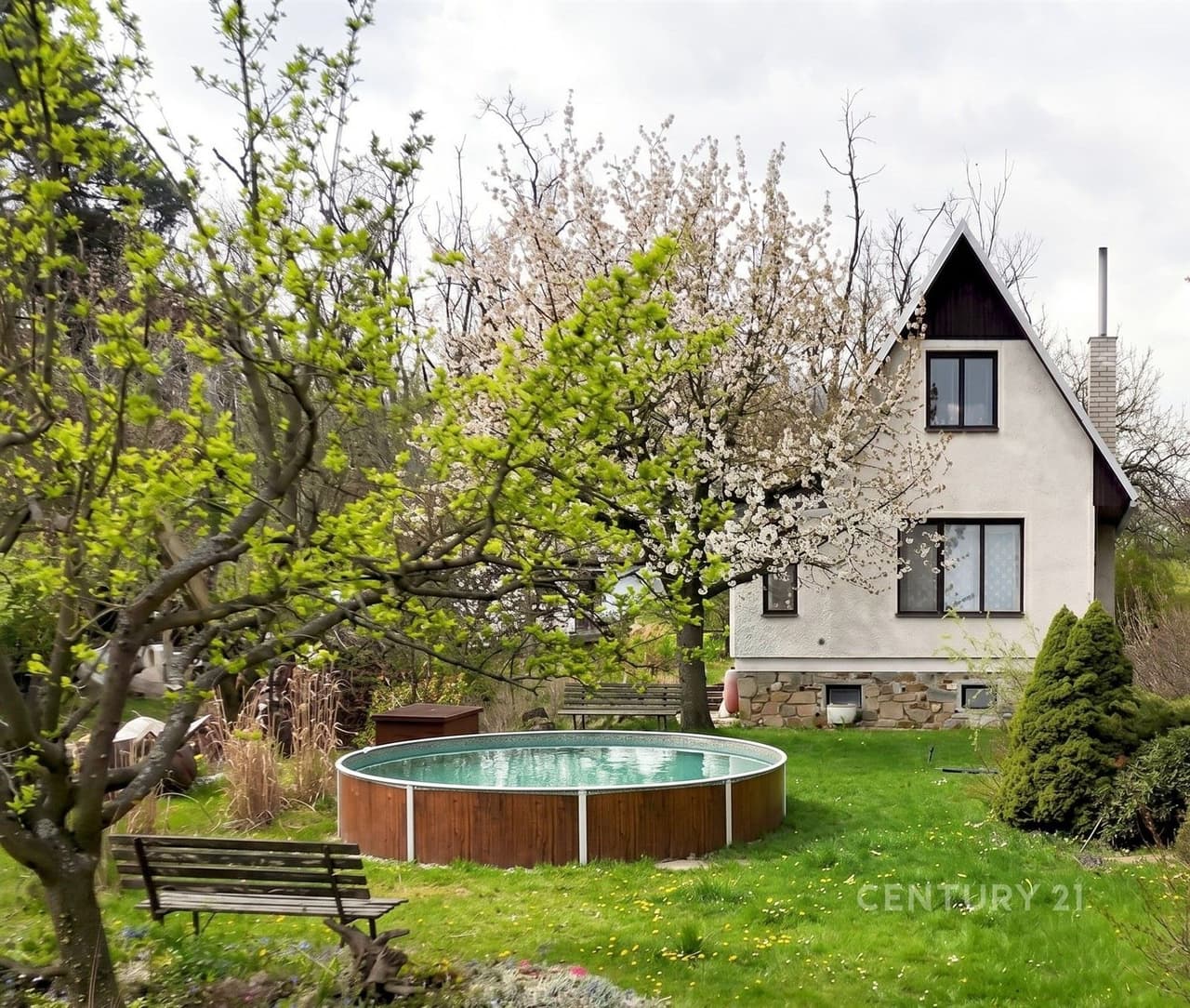 Prodej pozemku 1157 m²