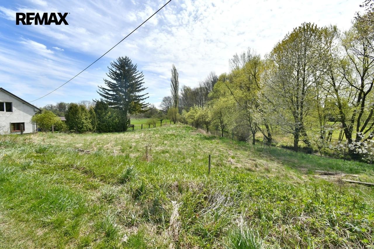 Prodej pozemku 1214 m²