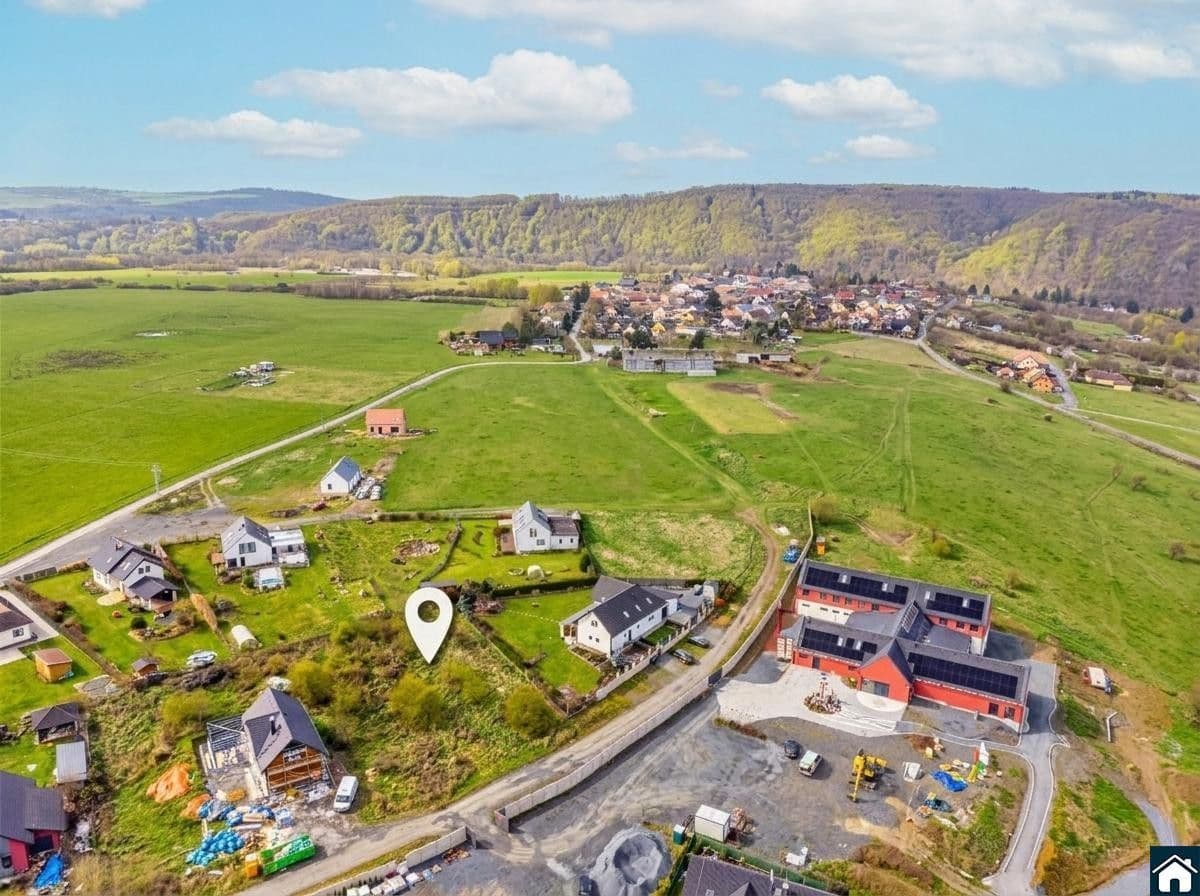 Prodej pozemku 1556 m²