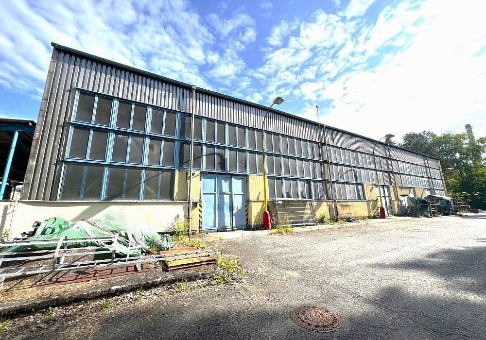 Pronájem komerčního prostoru 1620 m²