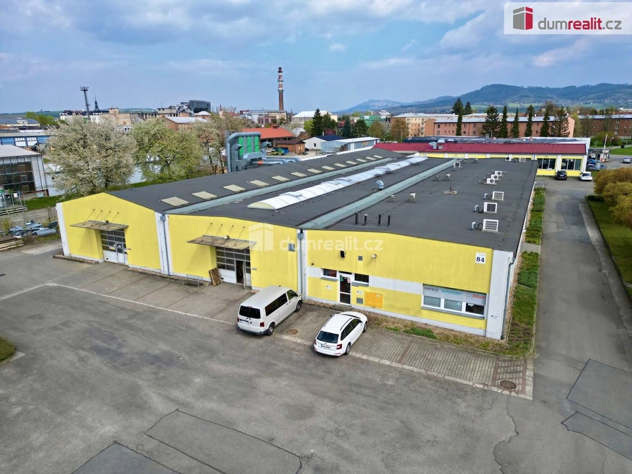 Pronájem komerčního prostoru 1663 m²