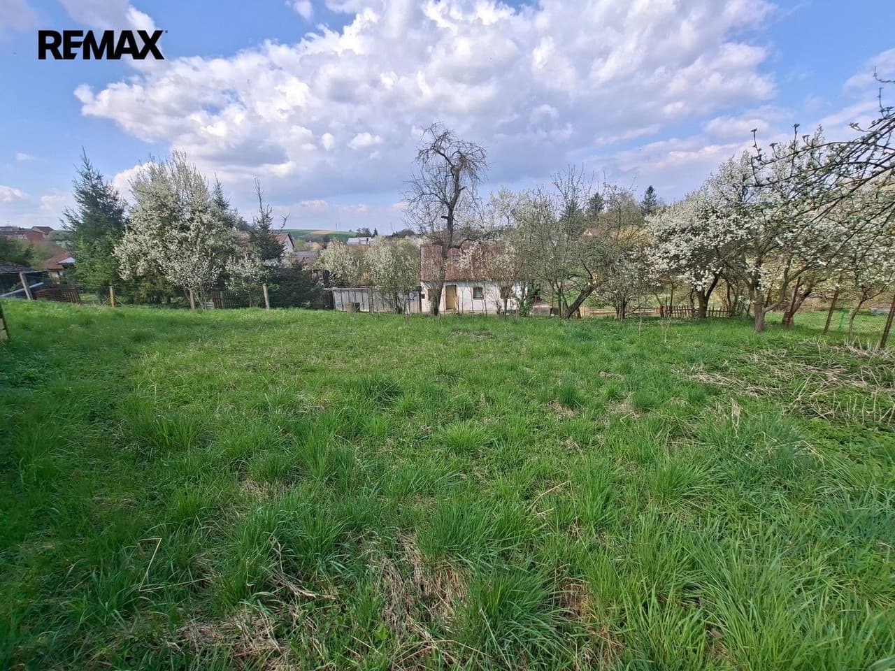 Prodej pozemku 842 m²
