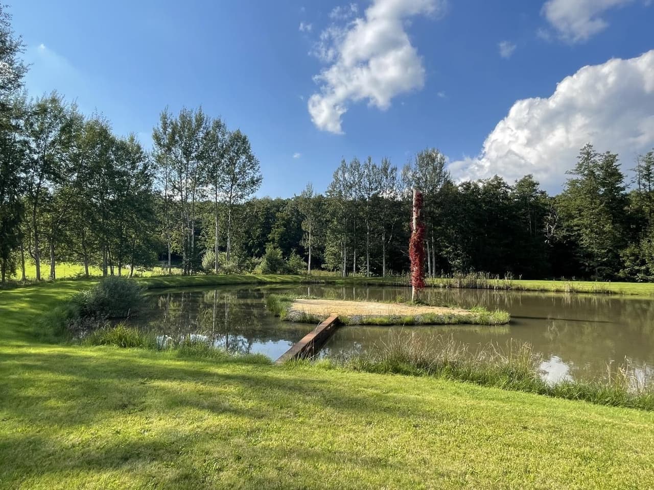 Prodej pozemku 9437 m²