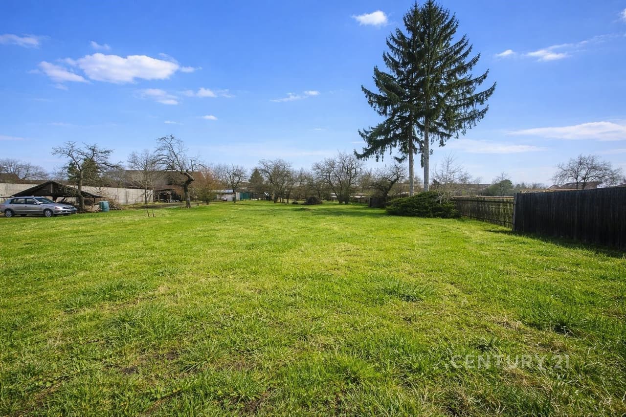 Prodej pozemku 1580 m²