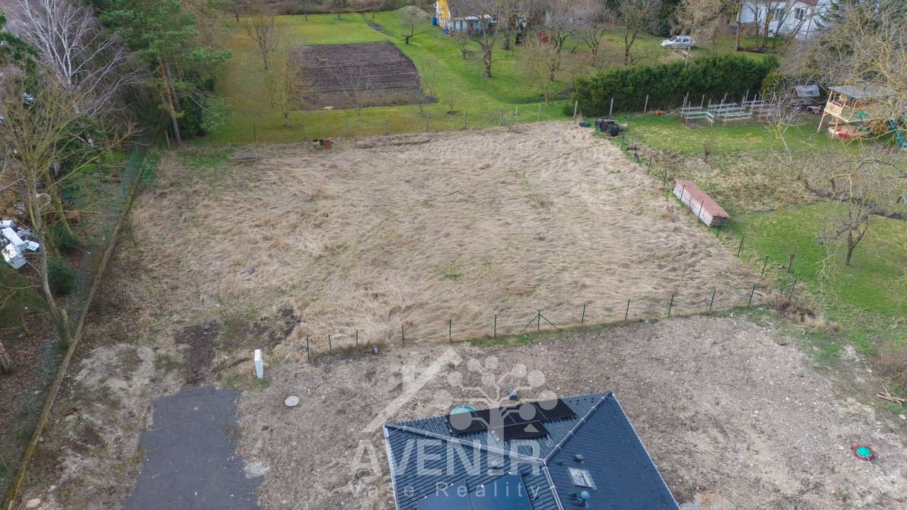 Prodej pozemku 886 m²