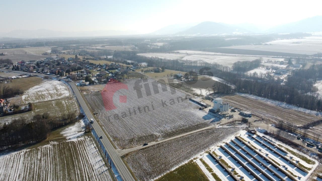 Prodej pozemku 12985 m²