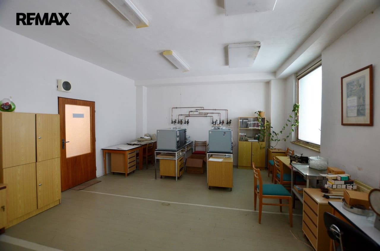 Pronájem komerčního prostoru 92 m²
