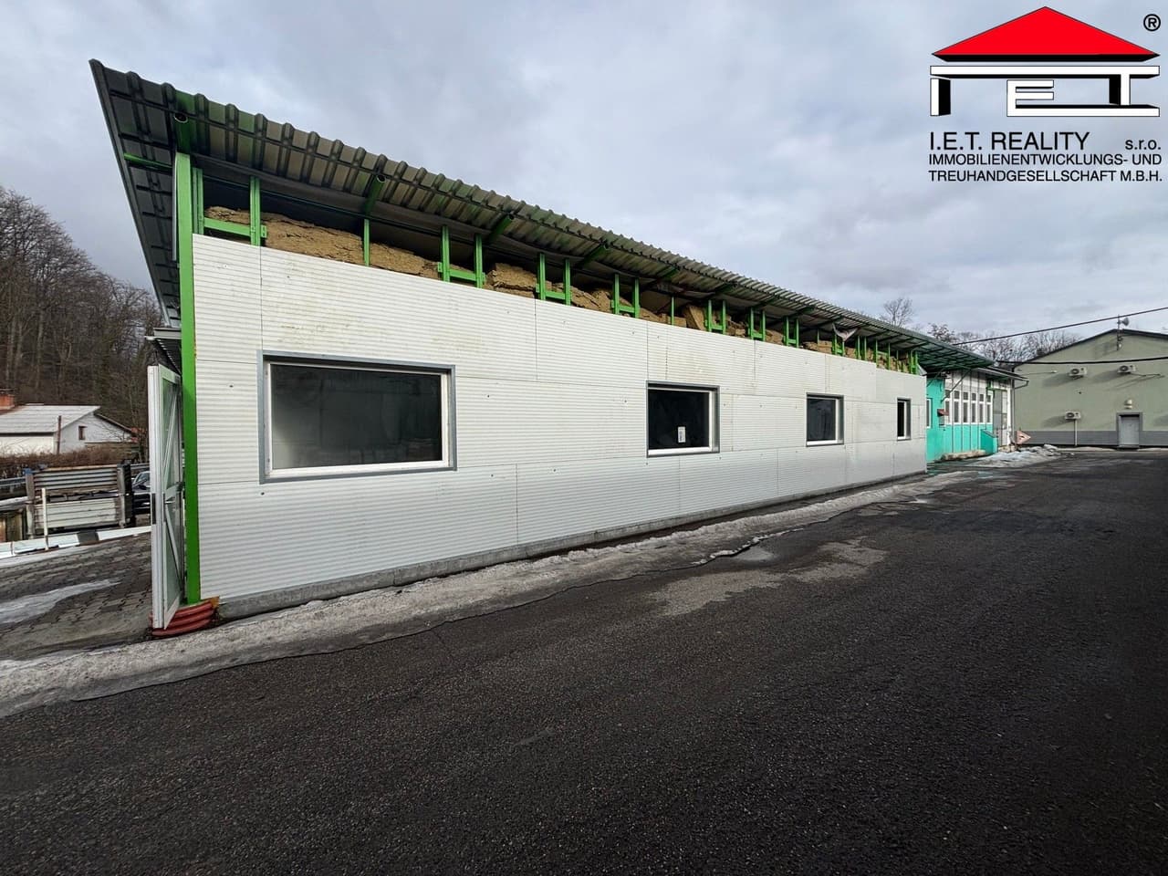 Pronájem komerčního prostoru 90 m²