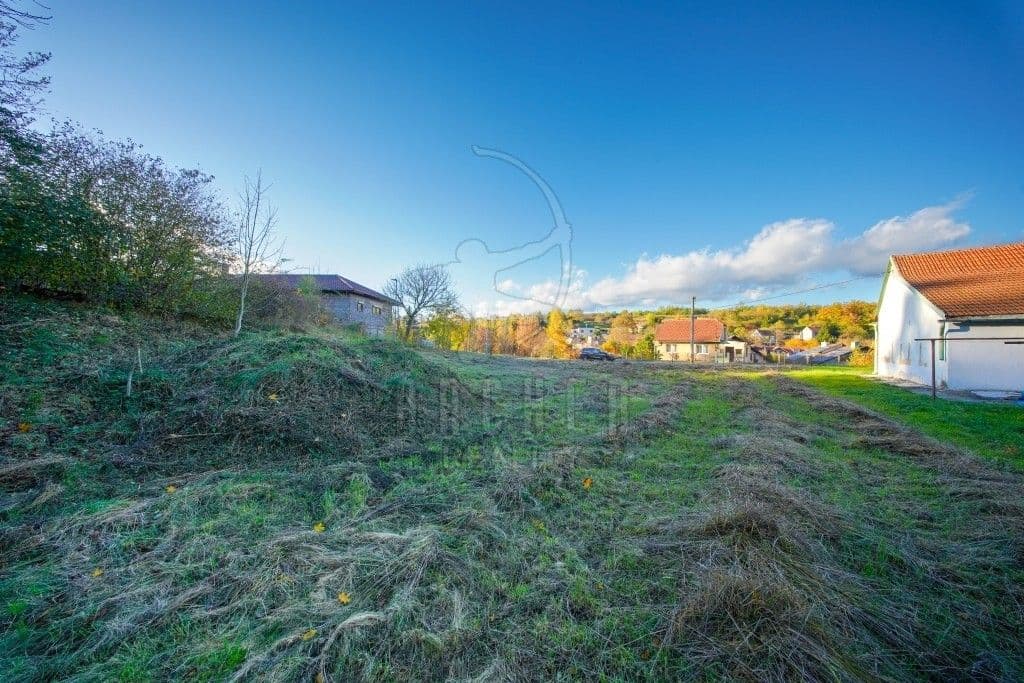 Prodej pozemku 1110 m²