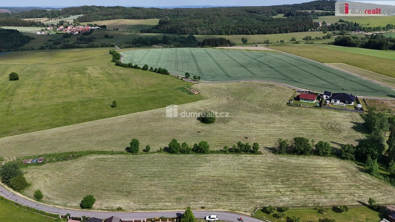 Prodej pozemku 2348 m²