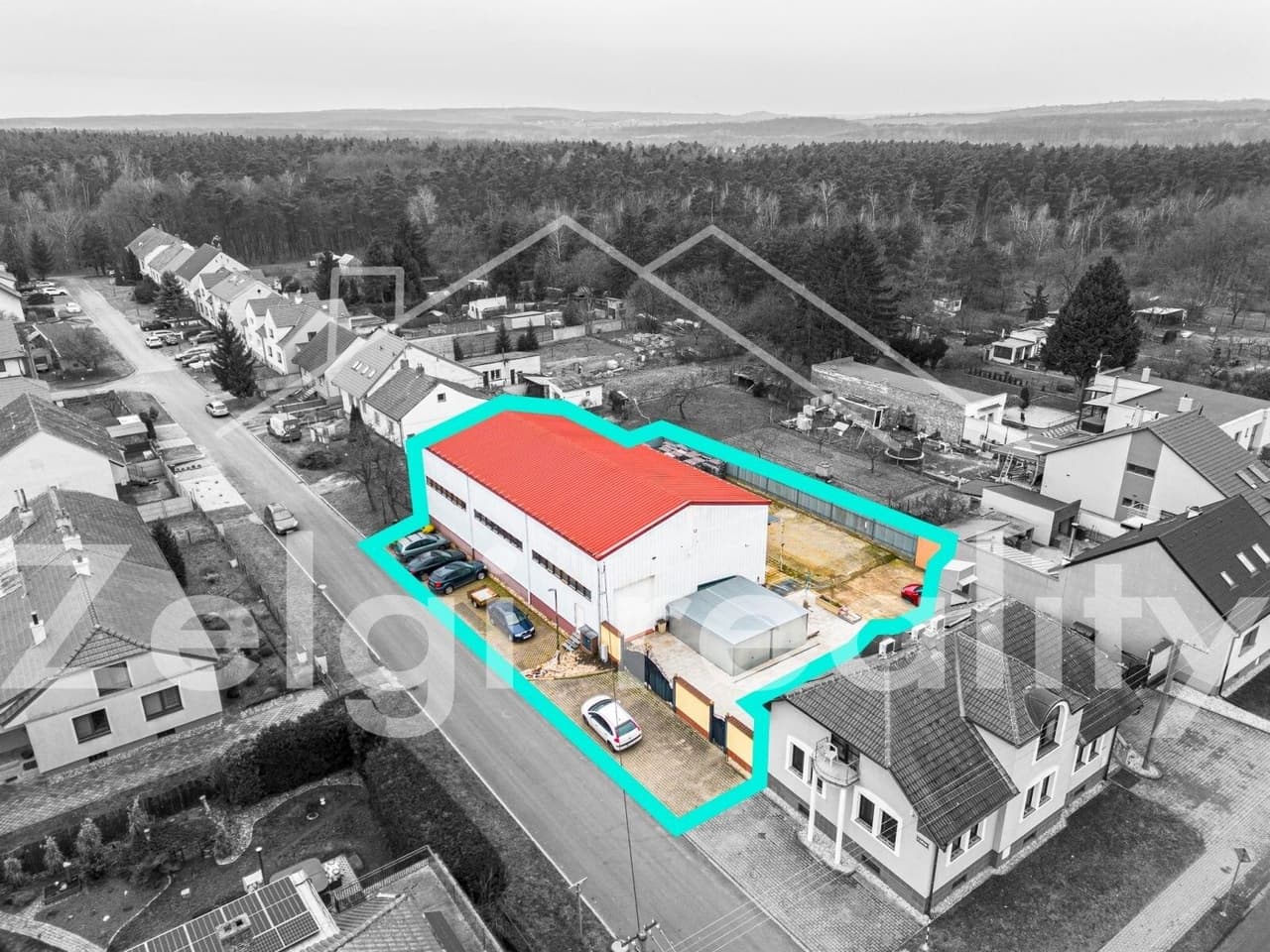 Pronájem komerčního prostoru 355 m²